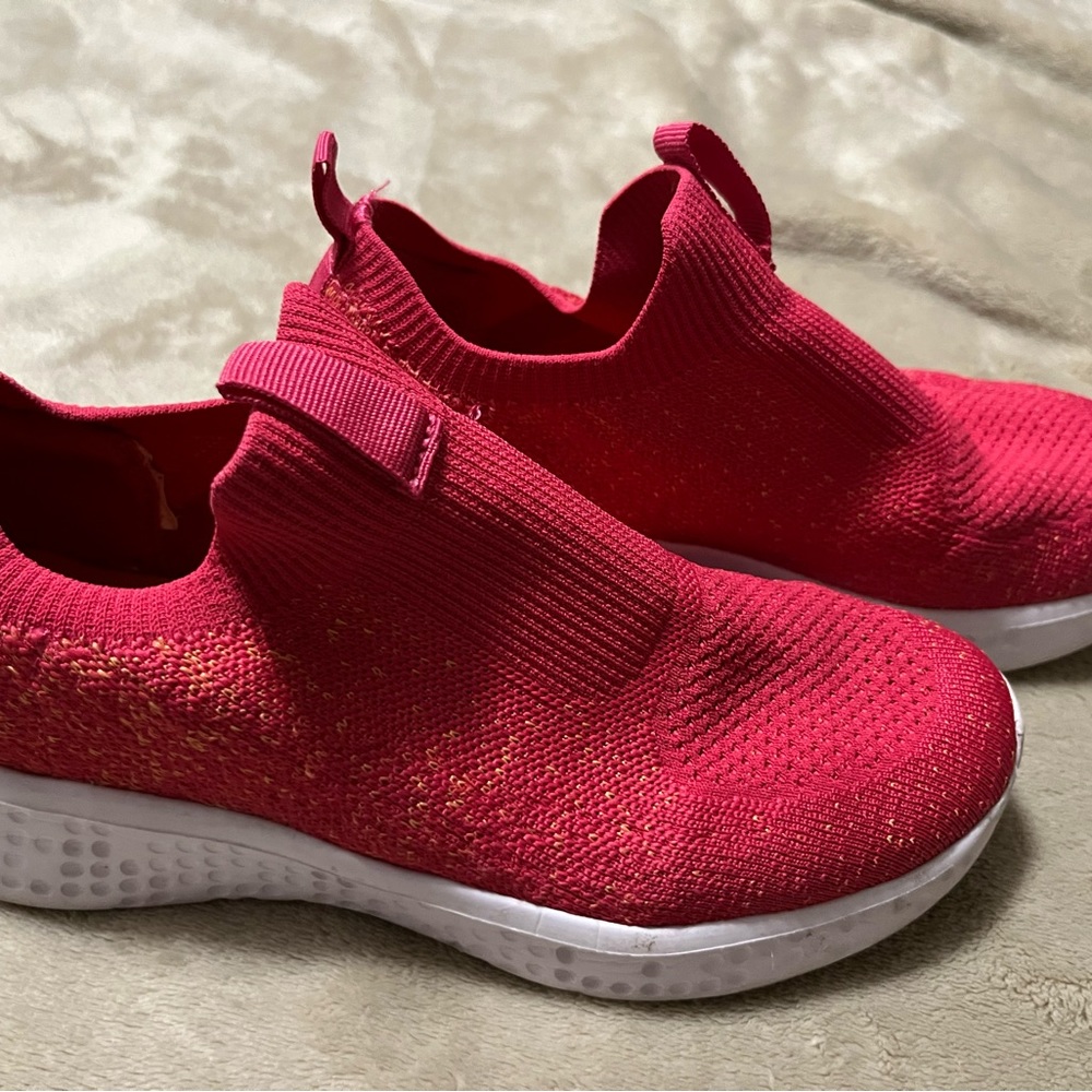 Avia slip on tennis shoes, pink & orange. Size 6.